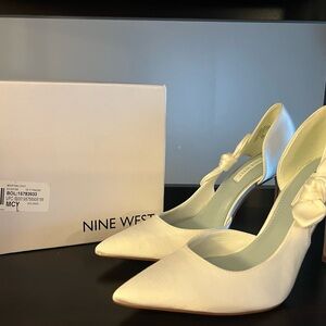 Nine West White Pointed-Toe Pumps with Side Bow